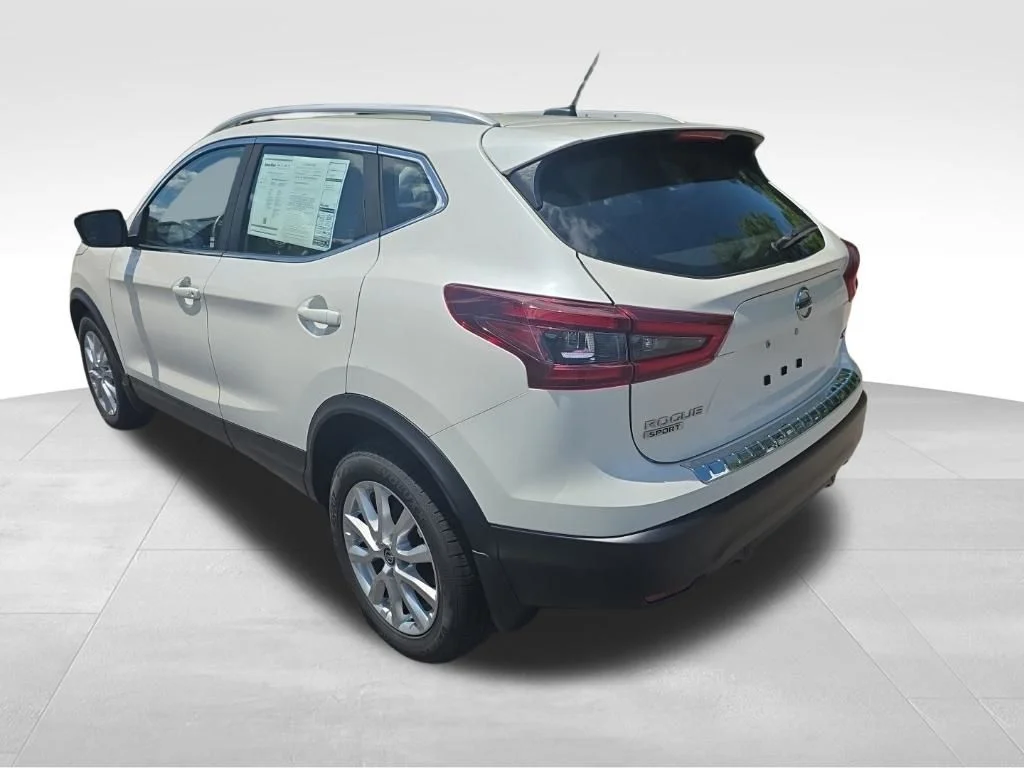 Used 2021 White Nissan SV image 8