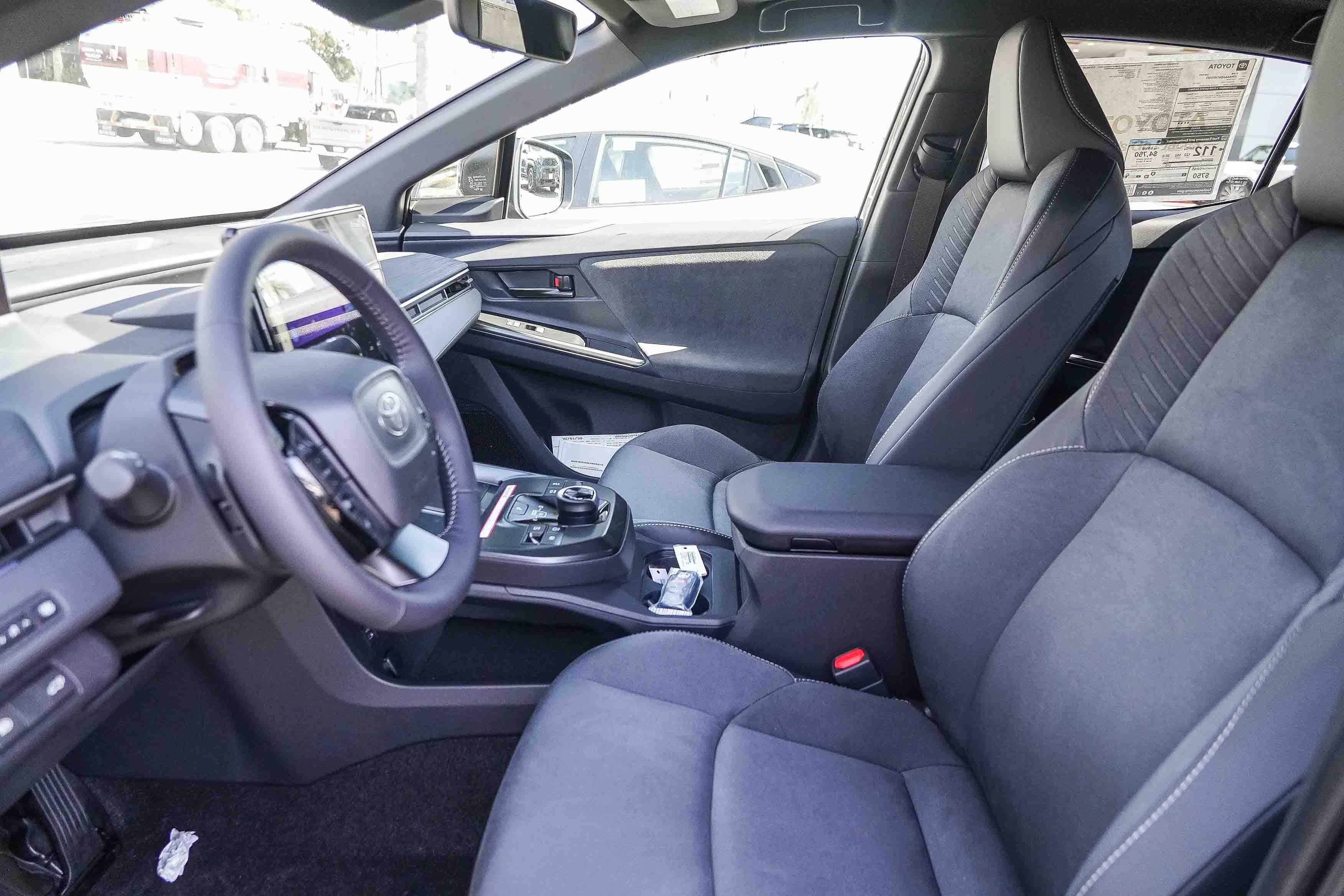 2026 Toyota C-HR XSE - Photo 20