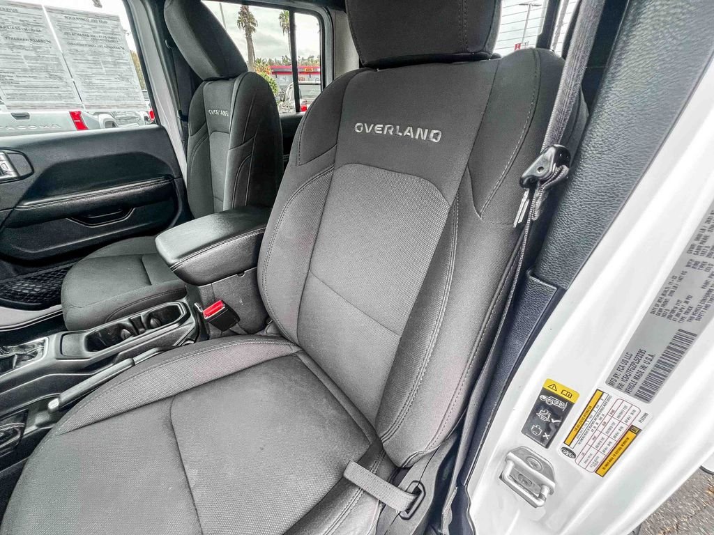 Used 2023 White Jeep Overland image 27