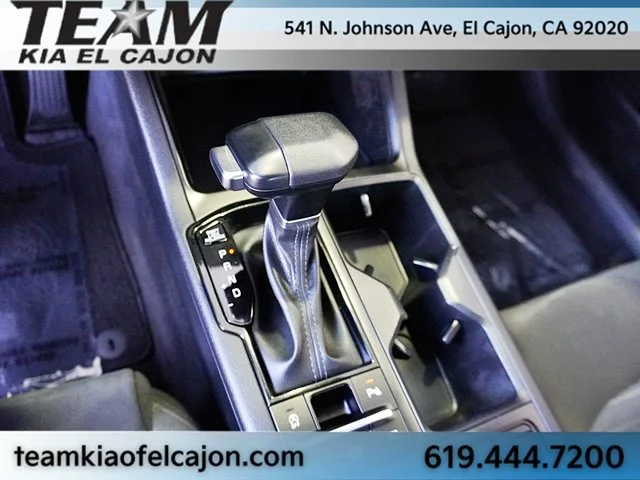Used 2025 White Kia LXS image 32