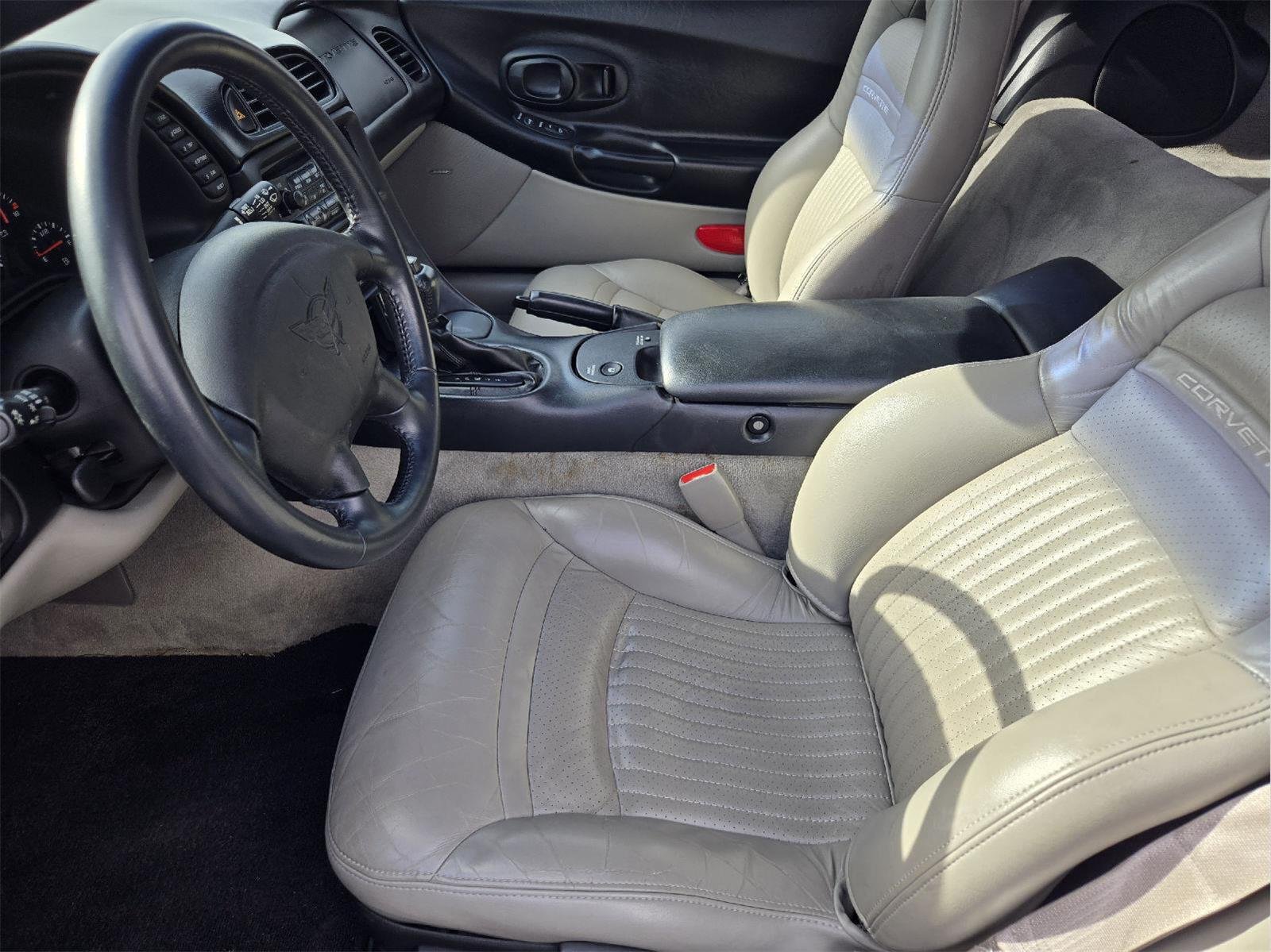 Used 2004 Black Chevrolet  image 13