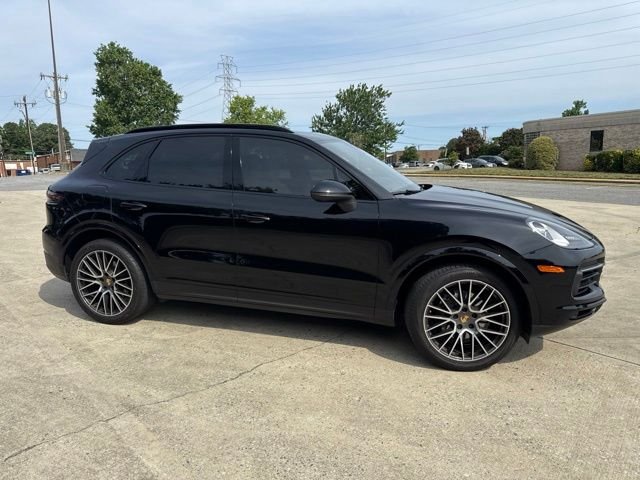 Used 2019  Porsche Base image 7