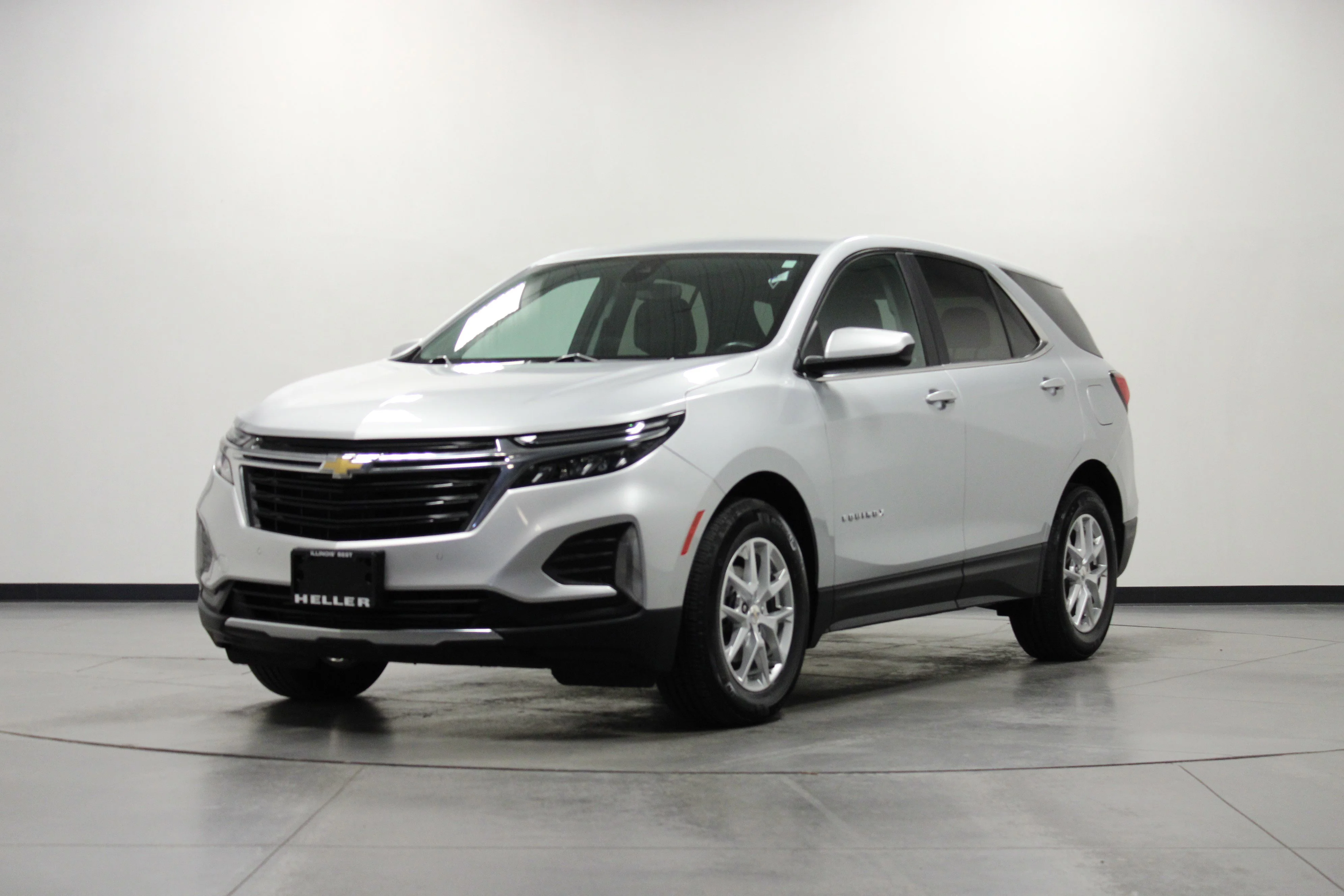 Used 2022 Silver Ice Metallic Chevrolet LT image 8