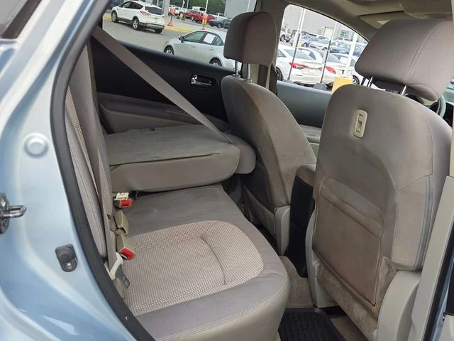 Used 2013 Blue Nissan S image 14