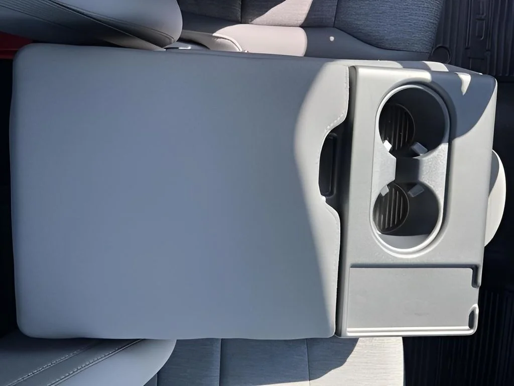 Used 2025 White Ford XL image 32