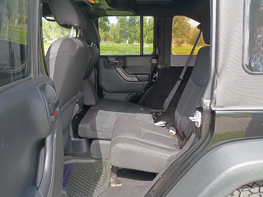 Used 2016 Black Clearcoat Jeep Sport image 18