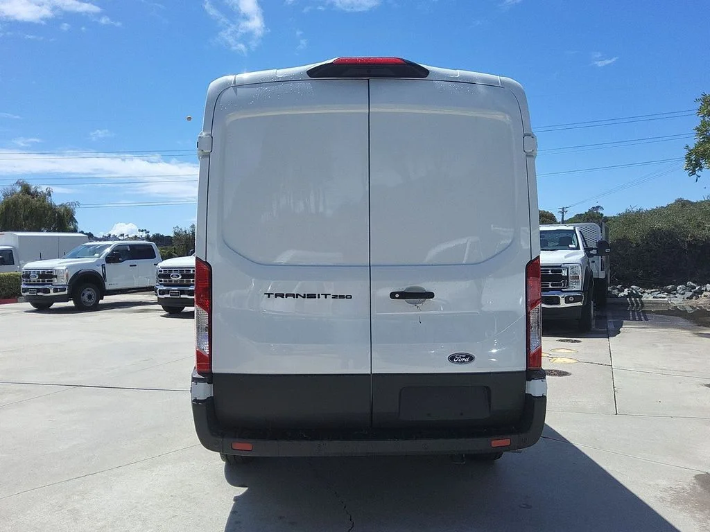 New 2026 Oxford White Ford Base image 24