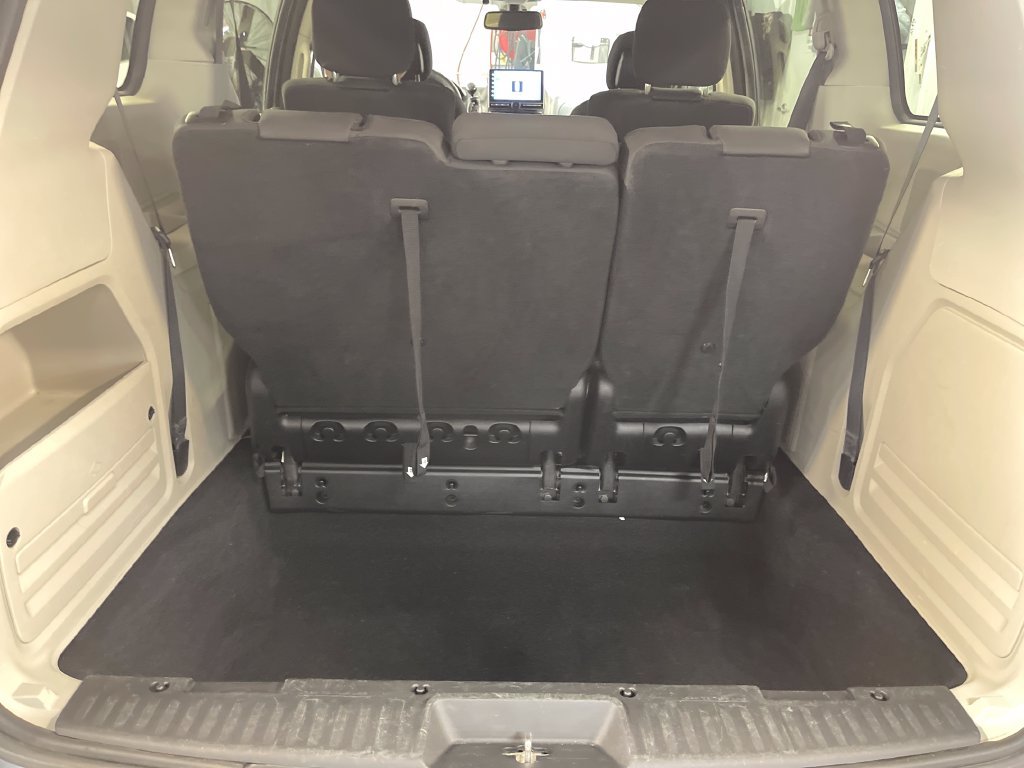 Used 2019 Silver Dodge SE image 22