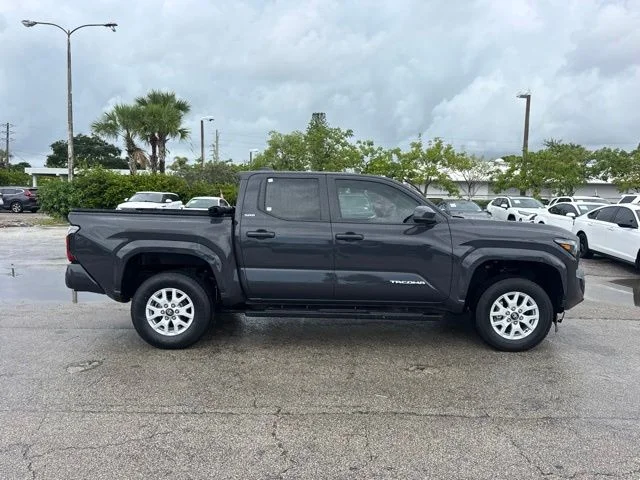 Used 2024  Toyota SR5 image 2