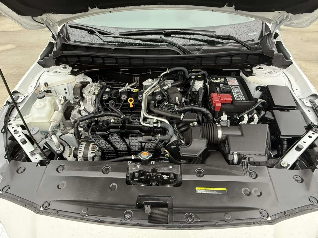Used 2025 White Nissan 2.5 SV image 12