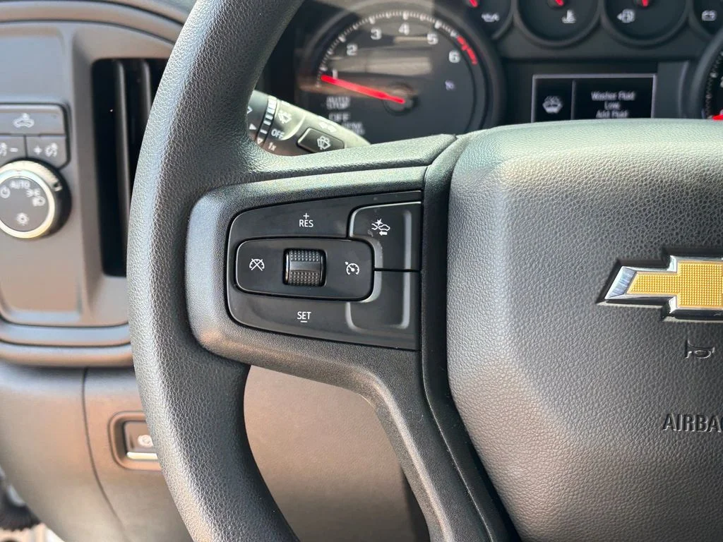 Used 2025 White Chevrolet Custom image 14