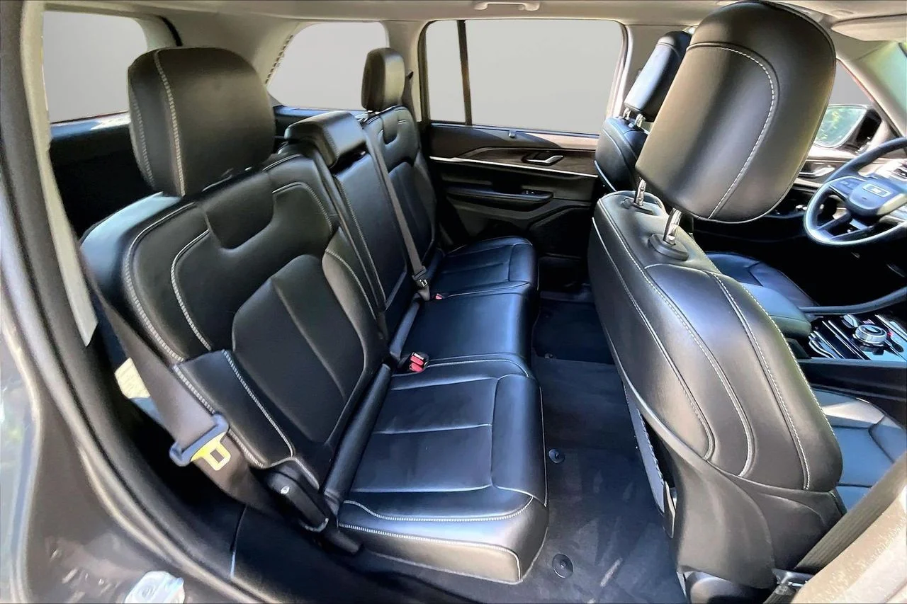 Used 2023 Gray Jeep Limited image 25