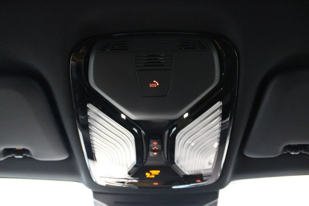 New 2026 Black Sapphire Metallic BMW xDrive40i image 31