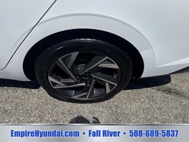 Used 2024 White Hyundai SEL image 11