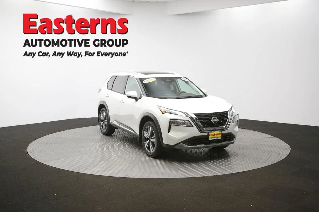 Used 2022 White Nissan SL image 51
