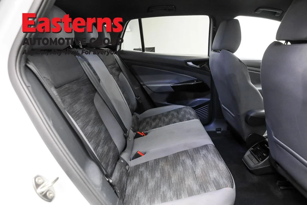 Used 2021 White Volkswagen Pro image 22
