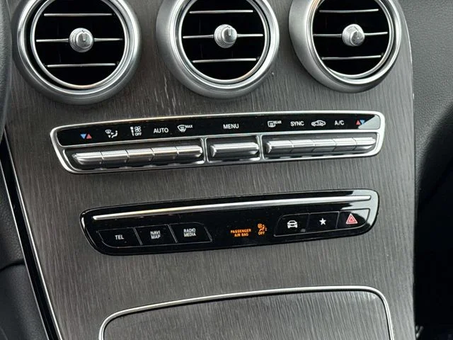 Used 2022  Mercedes-Benz GLC 300 image 20