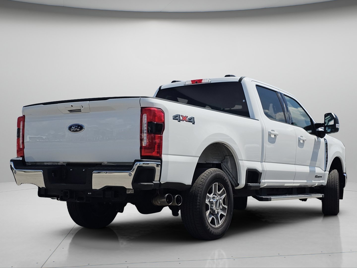 Used 2026 Oxford White Ford Lariat image 26