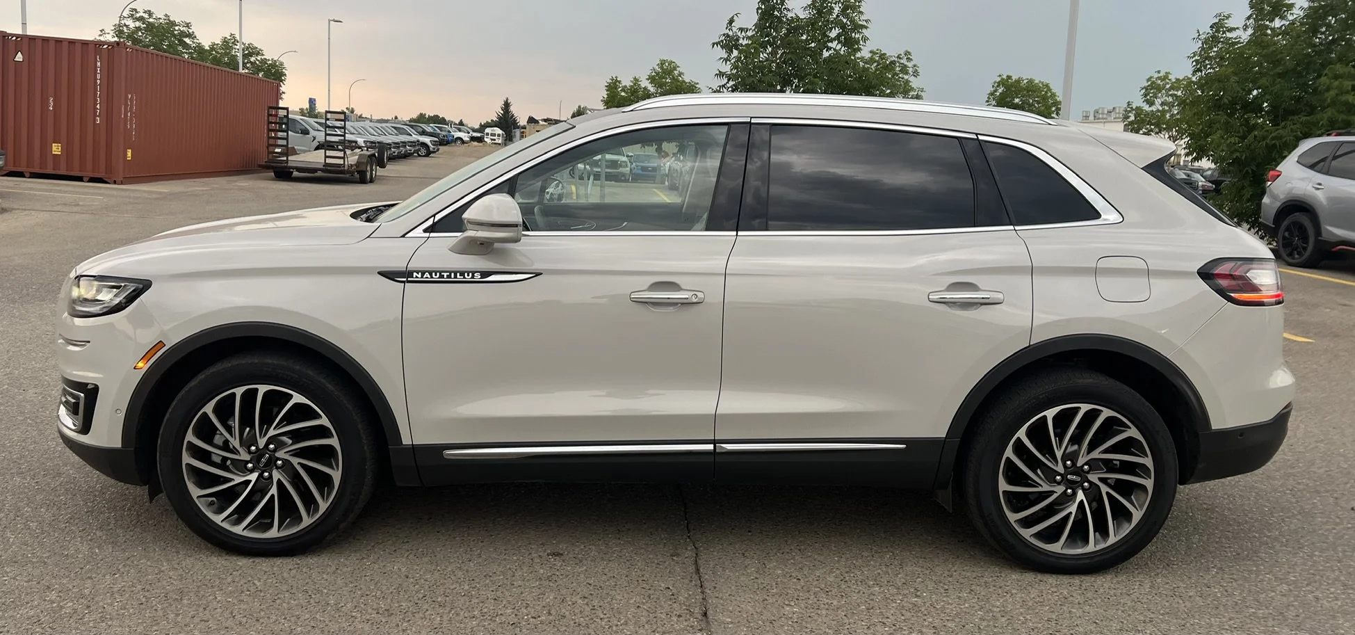 Used 2020 PEARL Lincoln RESERVE AWD **New Arrival** image 2