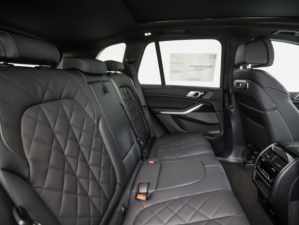 New 2026 Black Sapphire Metallic BMW xDrive40i image 27