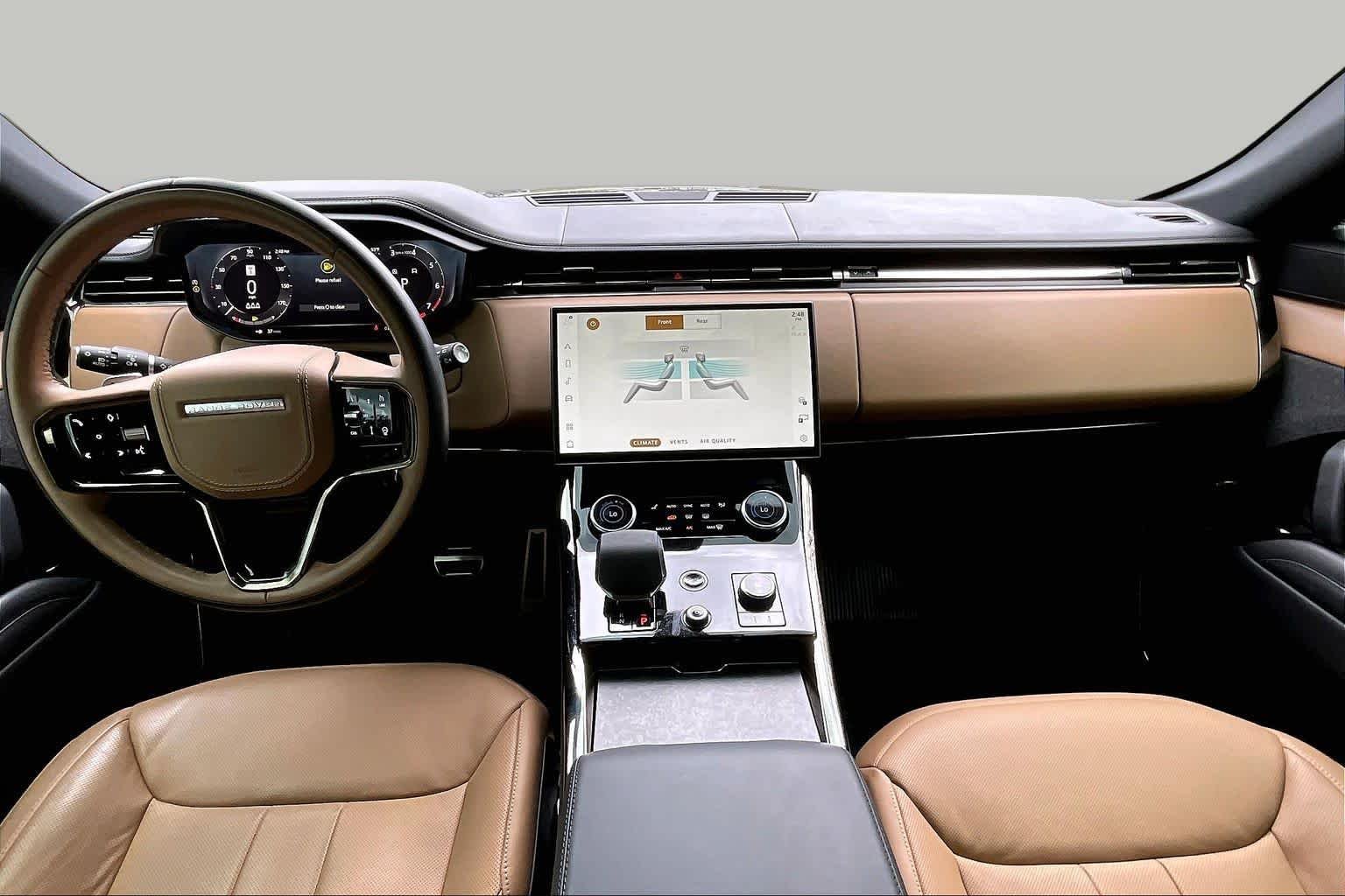 Used 2023  Land Rover SE Dynamic image 16