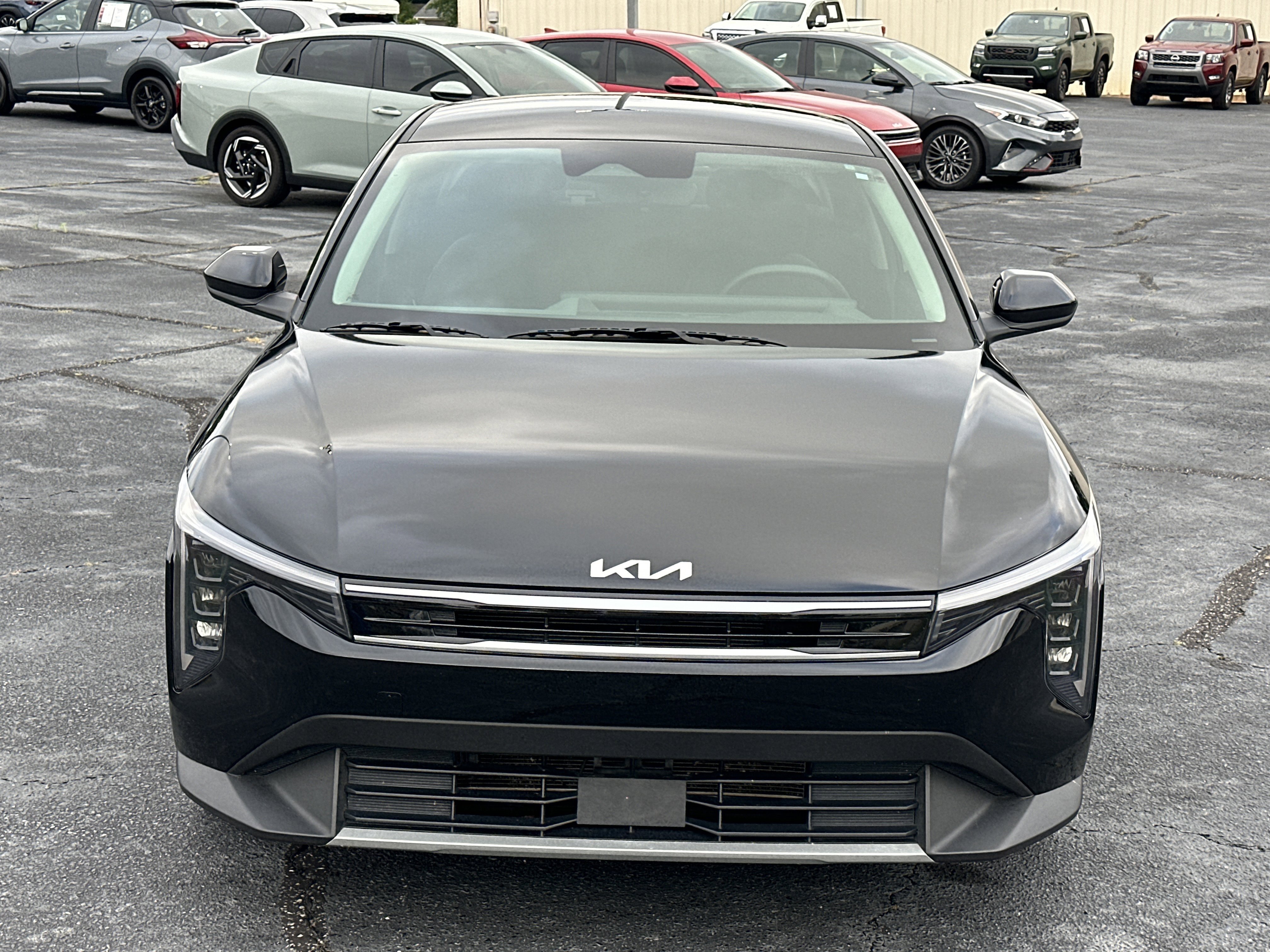 Used 2025 Aurora Black Pearl Kia EX image 3