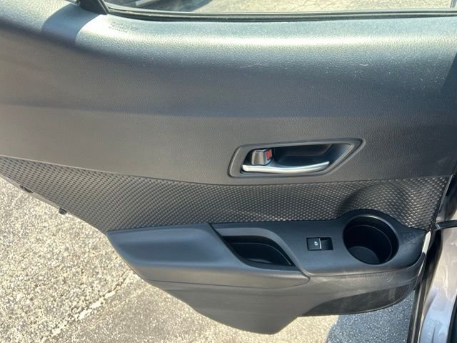 Used 2018 Silver Toyota XLE image 7