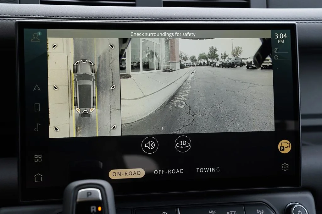 New 2026 Fuji White Land Rover X-Dynamic SE image 28