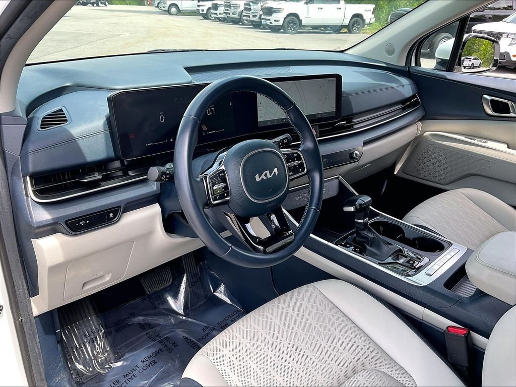 Used 2025 Snow White Pearl Kia EX image 8