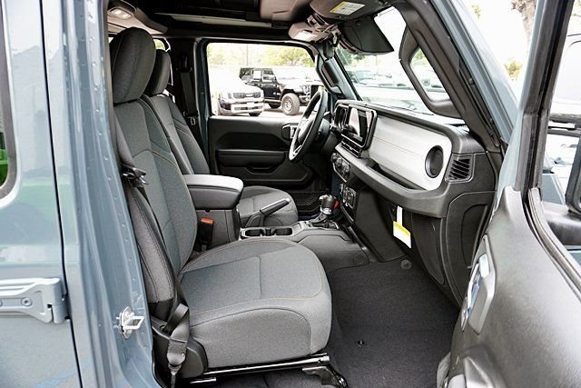 New 2026 Anvil Clear-Coat Exterior Paint Jeep Sport S image 20