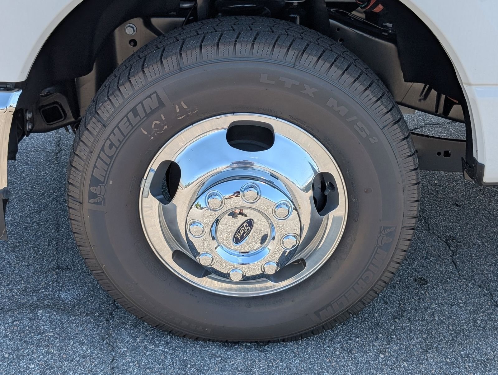 2025 Ford F-350 Super Duty Chassis Cab XL - Photo 13