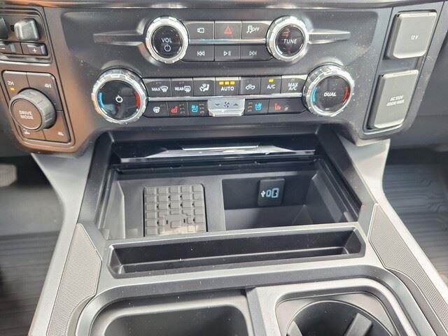 New 2026 Star White Metallic Tri-Coat Ford F-250® Lariat® image 20