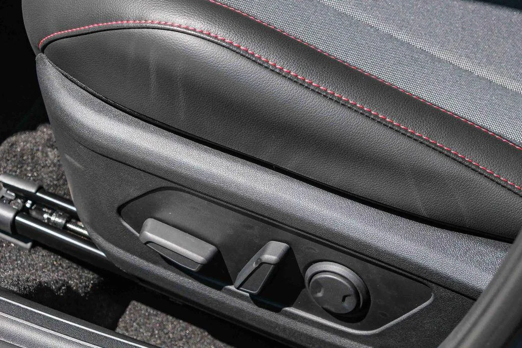 2025 Hyundai Elantra N Line - Photo 23