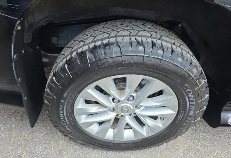 Used 2019 Black Lexus 460 image 10