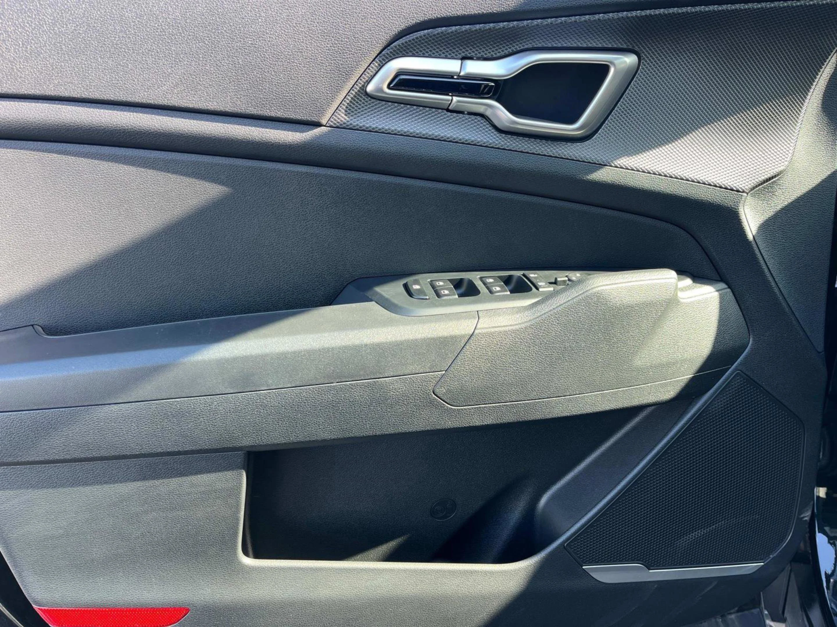 2025 Kia Sportage LX Hybrid - Photo 21