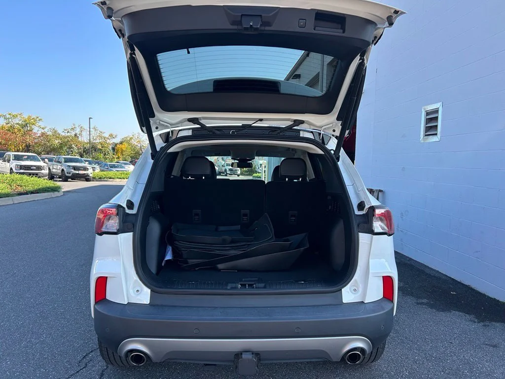 Used 2022 White Metallic Ford Titanium image 25