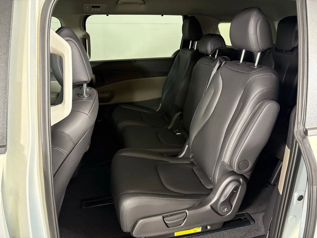 New 2026 White Kia EX image 39