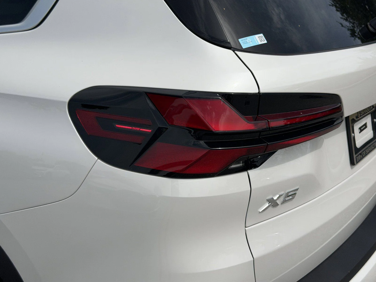 New 2026 Mineral White Metallic BMW sDrive40i image 10