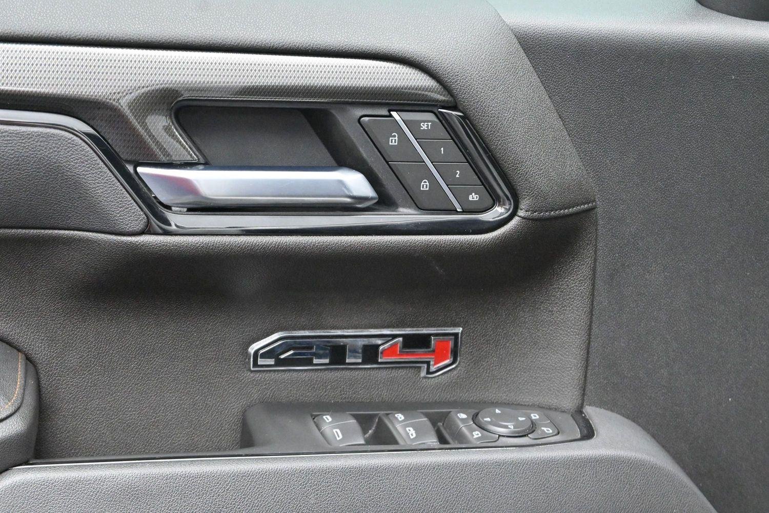Used 2025 Summit White GMC AT4 image 10