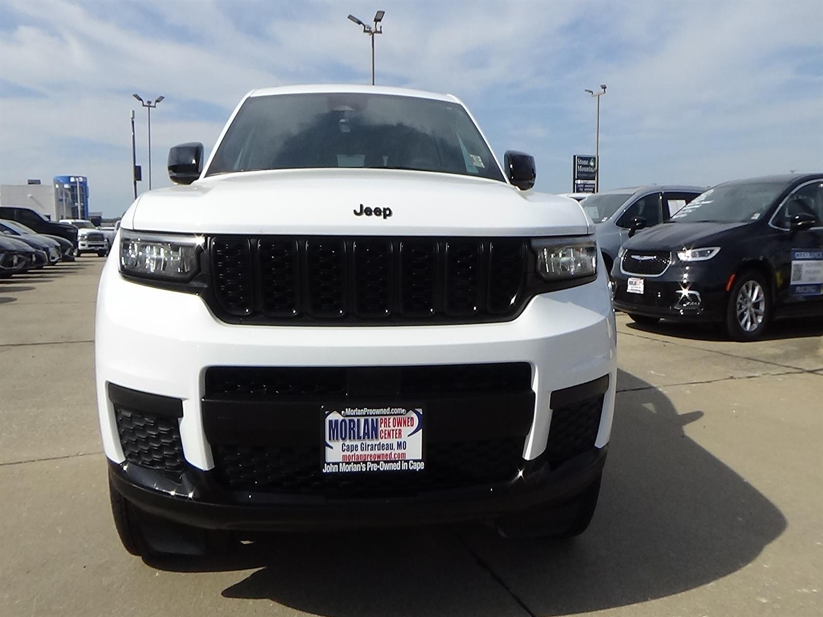 Certified Used 2025 Bright White Clear Coat (pw7) Jeep Altitude X image 4