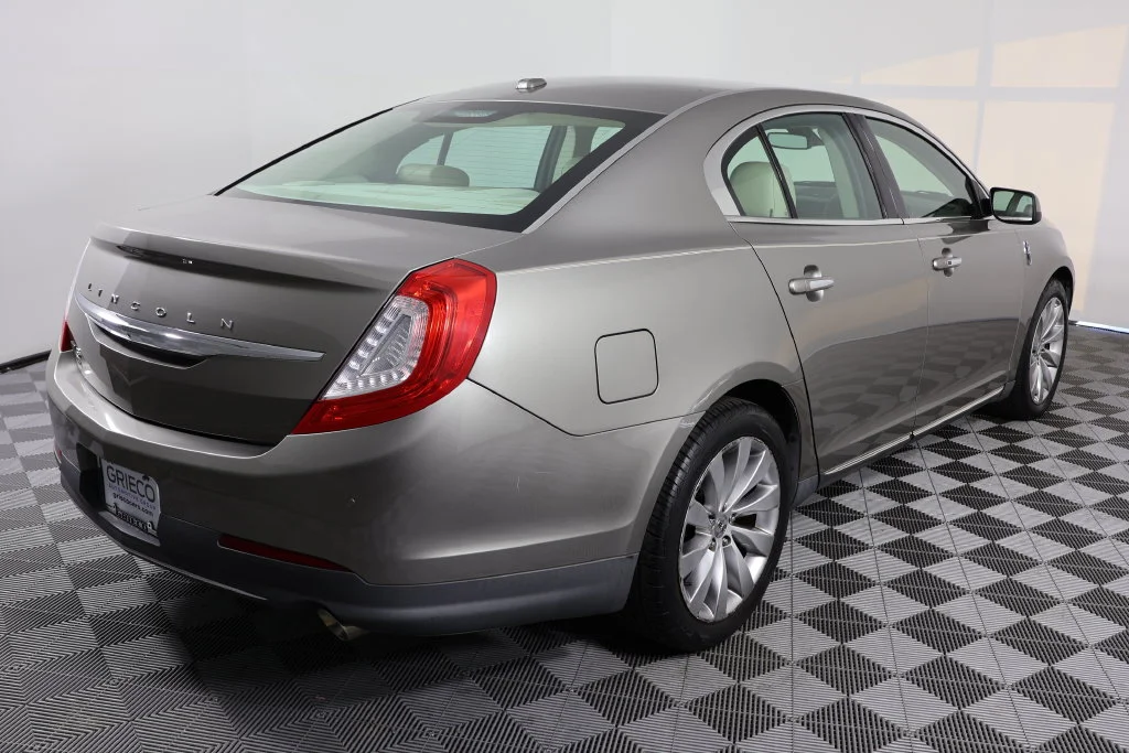 Used 2015 Luxe Lincoln  image 8