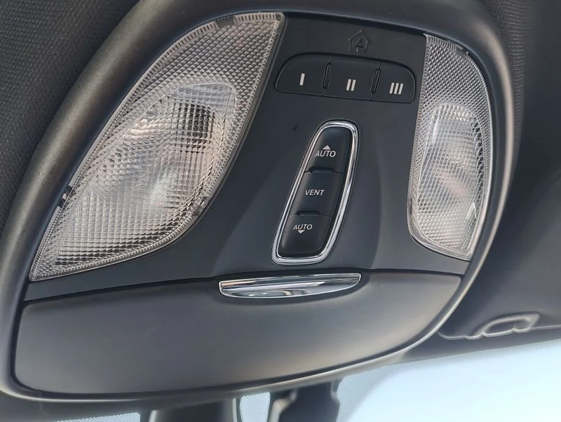 Used 2013 Black Dodge Limited image 34