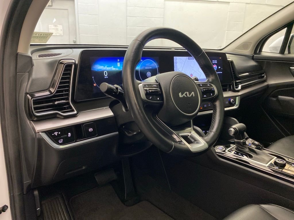 Used 2024 White Kia SX-Prestige image 19