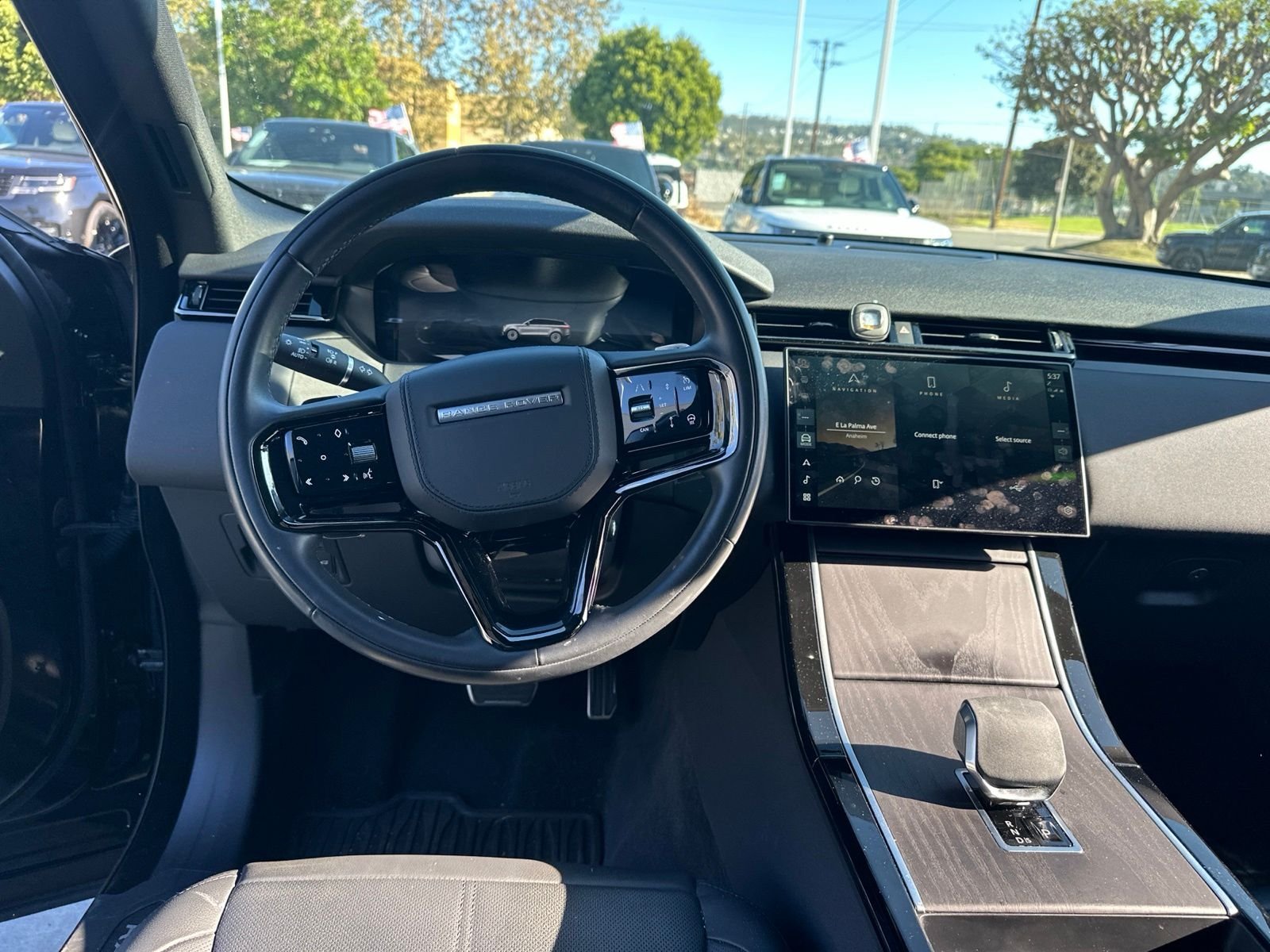 Certified Used 2025  Land Rover Dynamic SE image 14