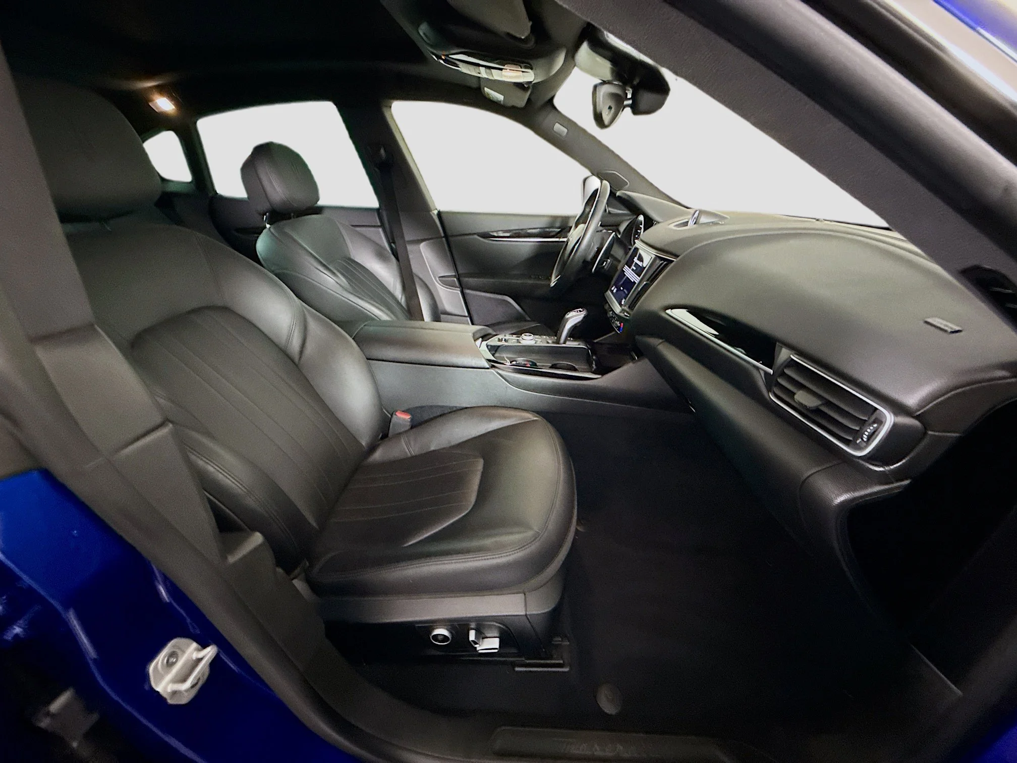 Used 2023 Blu Emozione Metallic Maserati GT image 25
