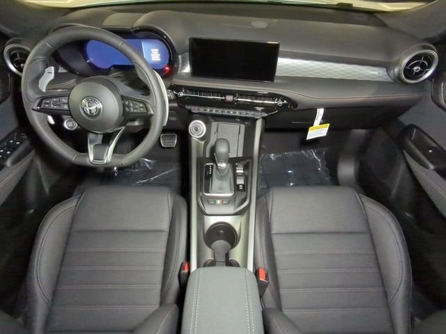 New 2025 Milano White Exterior Paint Alfa Romeo Base image 24