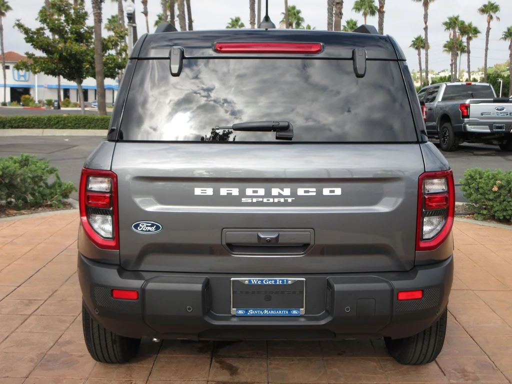 New 2026 Carbonized Gray Metallic Ford Outer Banks image 3