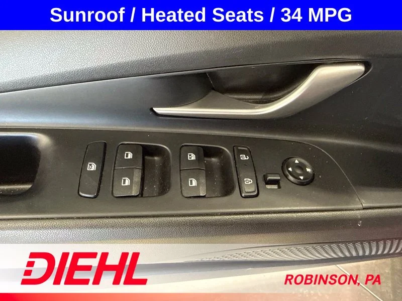 Used 2024 Red Hyundai SEL image 19