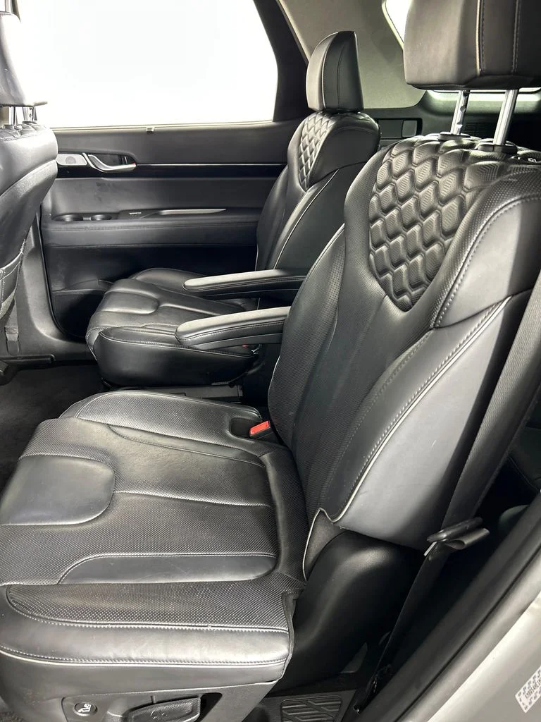 Used 2022 Silver Hyundai Limited image 17