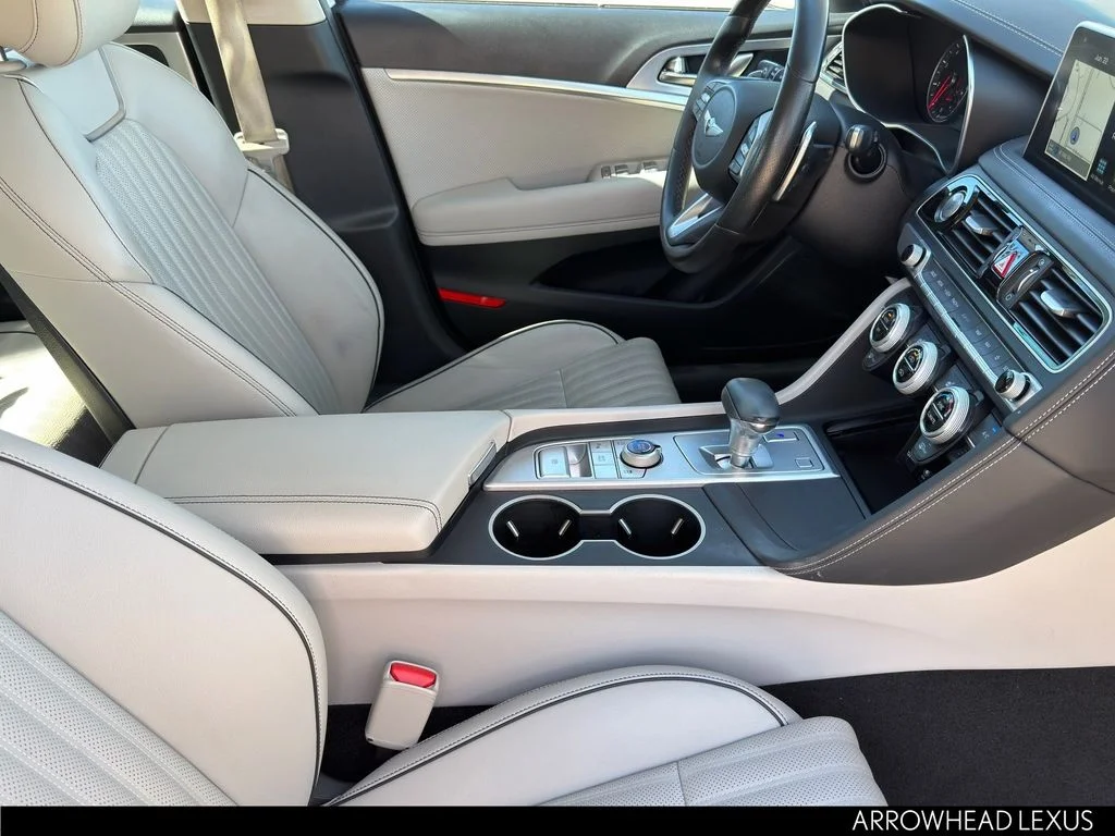 Used 2021 White Genesis 2.0T image 12